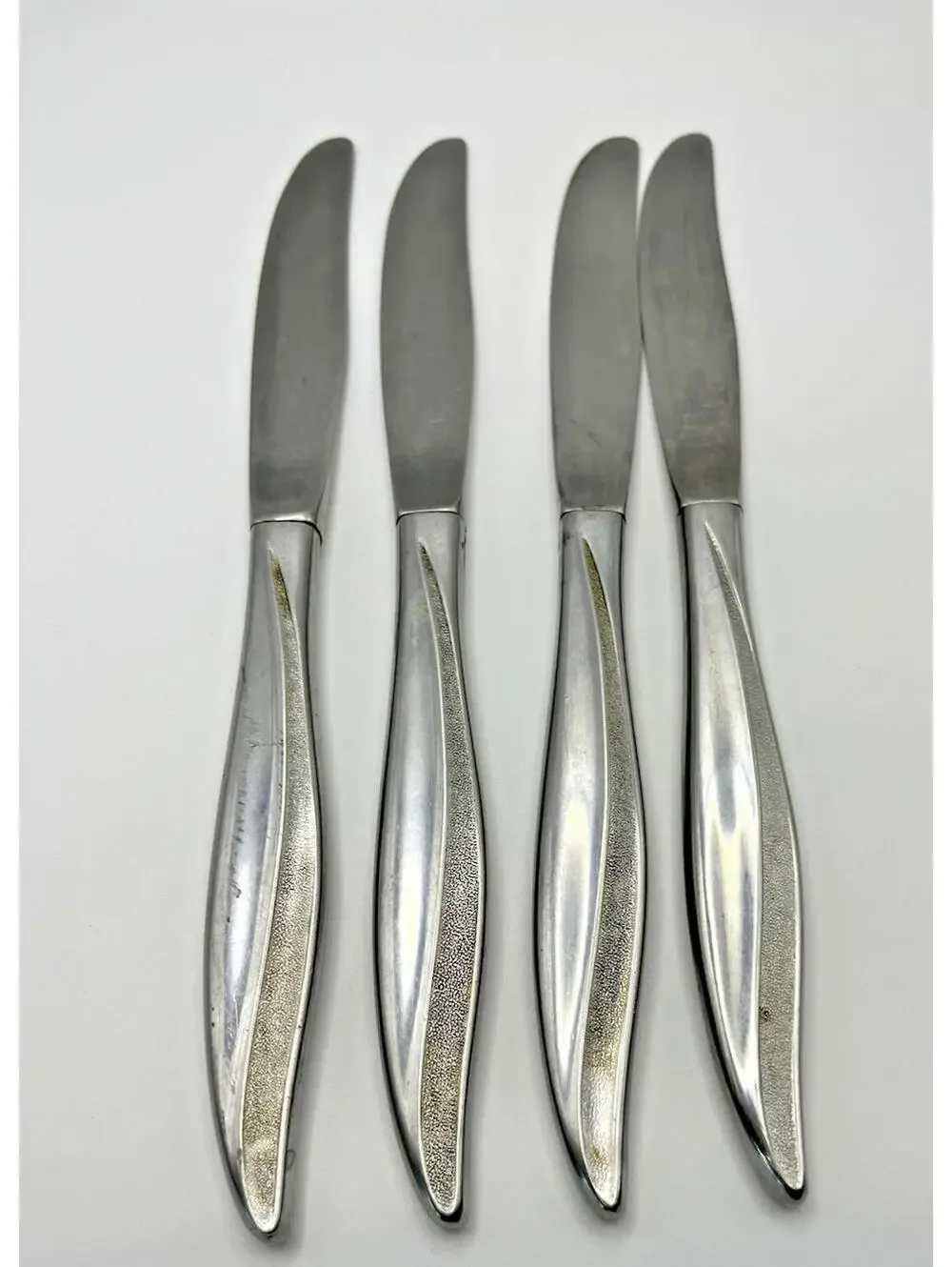 Oneidacraft Deluxe Textura VTG Stainless Dinner Knives Silver Bundle of 4